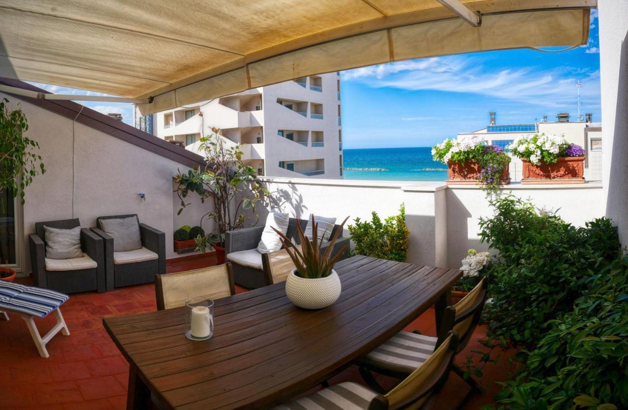 Attico 96 Apartman Pesaro Kültér fotó